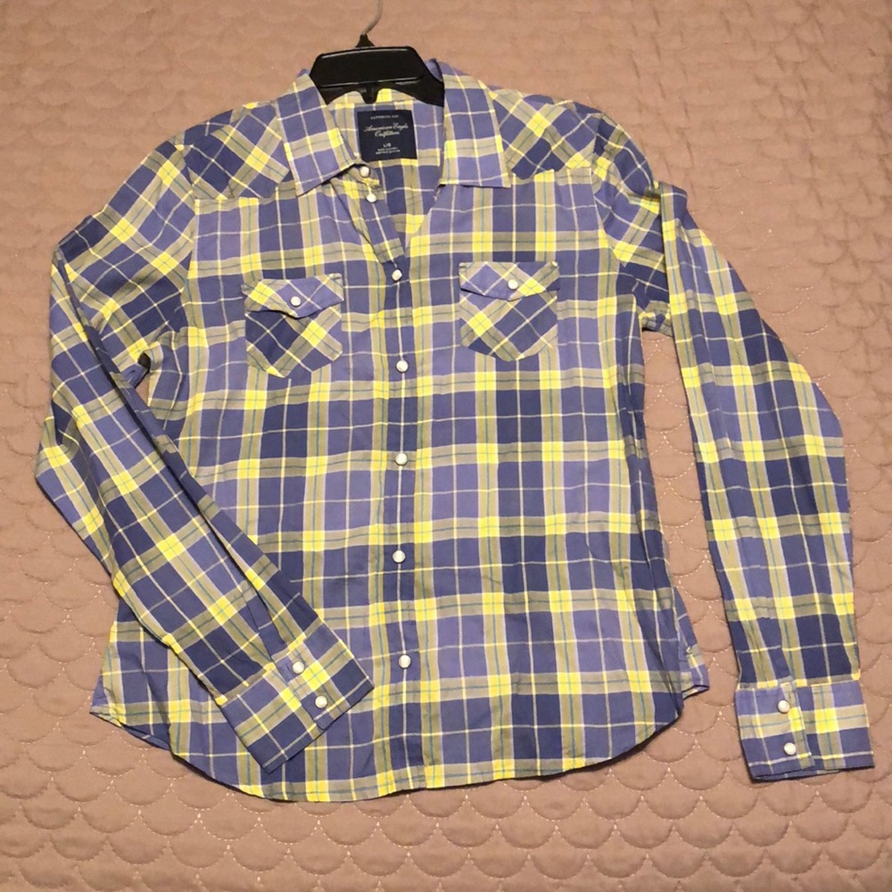 💟BNWT. American Eagle button up. Size Large.